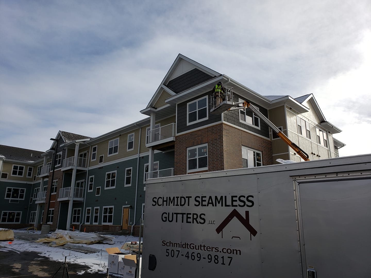 Hanging gutters at Pillars in Mankato